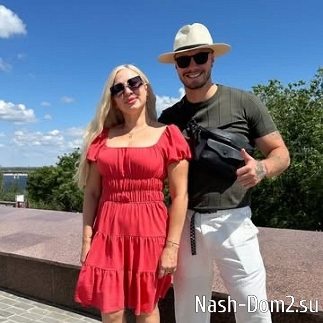 Сергей Хорошев и Евгения Дорожкина идут в ЗАГС Сергей Хорошев и Евгения Дорожкина идут в ЗАГС