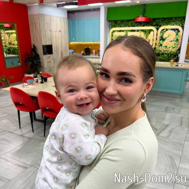 Салибекова рада, что её мама и брат проведут лето на Доме-2 Салибекова рада, что её мама и брат проведут лето на Доме-2