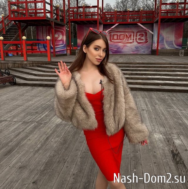 Лиза Субботина считает себя самой стильной на Доме-2 Лиза Субботина считает себя самой стильной на Доме-2