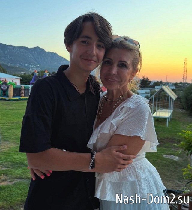 Сын Риты Марсо познакомил родных со своей девушкой Сын Риты Марсо познакомил родных со своей девушкой