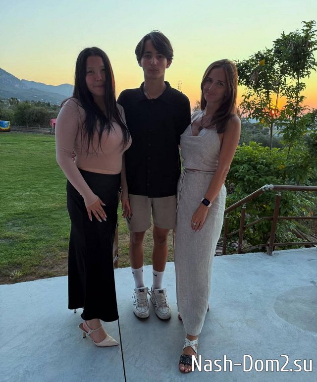 Сын Риты Марсо познакомил родных со своей девушкой Сын Риты Марсо познакомил родных со своей девушкой