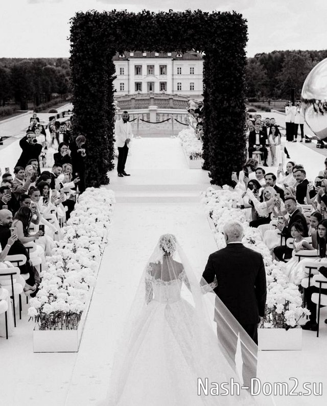 Ксения Бородина: Почему вас ведёт муж Орловой? Ксения Бородина: Почему вас ведёт муж Орловой?