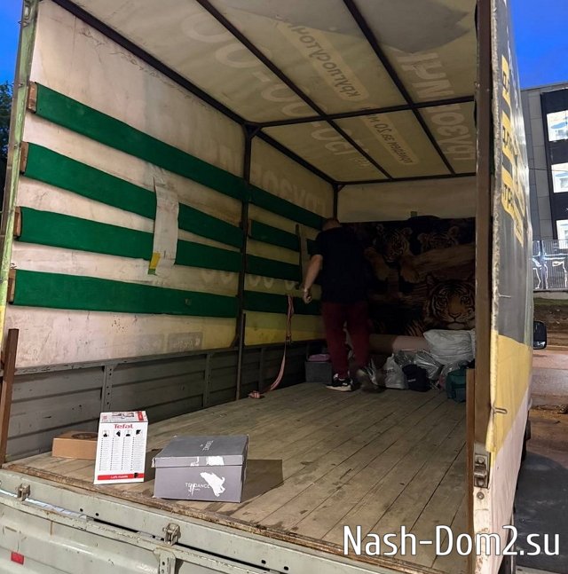 Елена Хромина сбежала от парня-агрессора Елена Хромина сбежала от парня-агрессора