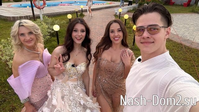 Игорь Григорьев остался доволен дефиле Кати Квашниковой Игорь Григорьев остался доволен дефиле Кати Квашниковой