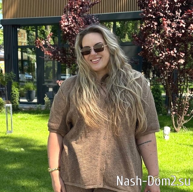 Елена Шлома нашла способ задержаться на Доме-2 Елена Шлома нашла способ задержаться на Доме-2