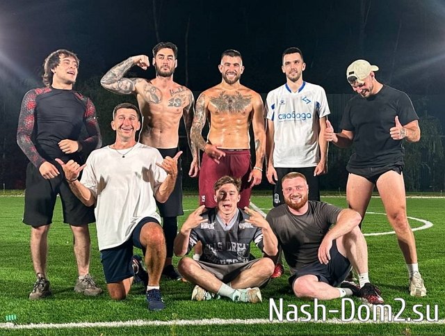 Клавдию Безверхову прокатил на Бентли серьёзный мужчина Клавдию Безверхову прокатил на Бентли серьёзный мужчина