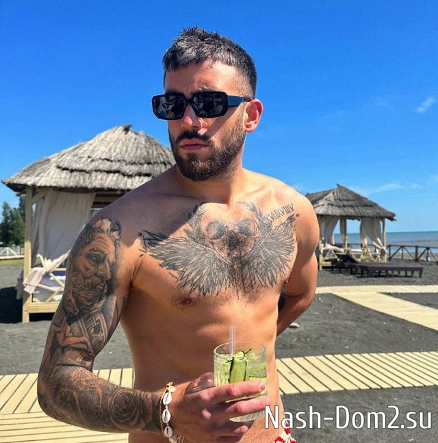 Катя Квашникова контролирует интимную жизнь своего парня Катя Квашникова контролирует интимную жизнь своего парня