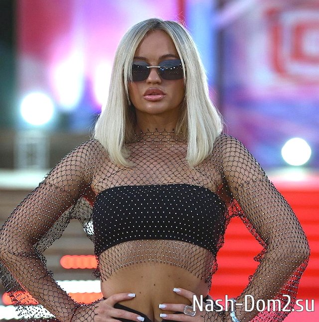 Элина Рахимова всё ещё не может забыть Максима Зараховича Элина Рахимова всё ещё не может забыть Максима Зараховича