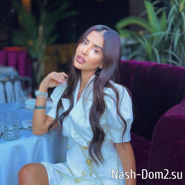 Кристина Бухынбалтэ на лобном отчитала Катю Квашникову Кристина Бухынбалтэ на лобном отчитала Катю Квашникову