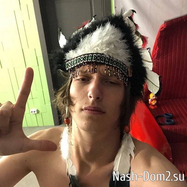 Илья Яббаров присматривается к новым участницам проекта Илья Яббаров присматривается к новым участницам проекта