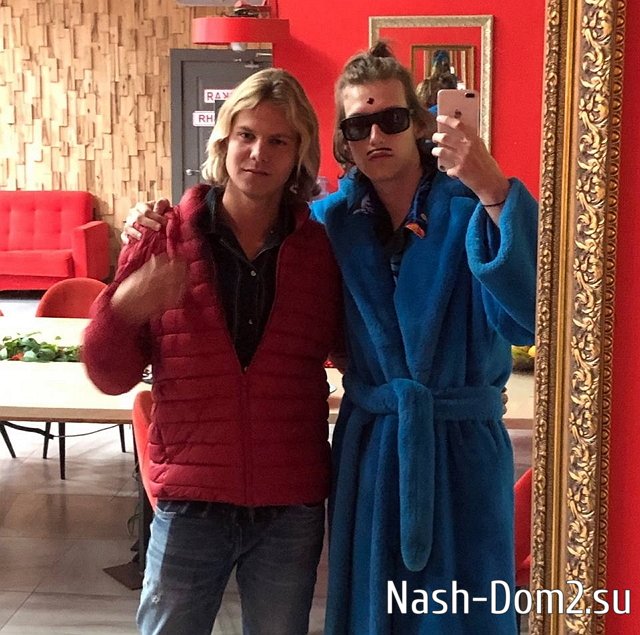 Иван Китаев и Дмитрий Гачмин устали от престарелого шансонье Иван Китаев и Дмитрий Гачмин устали от престарелого шансонье