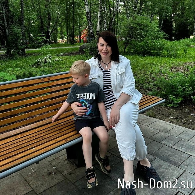 Александра Черно: Он выгоняет нас из дома Александра Черно: Он выгоняет нас из дома