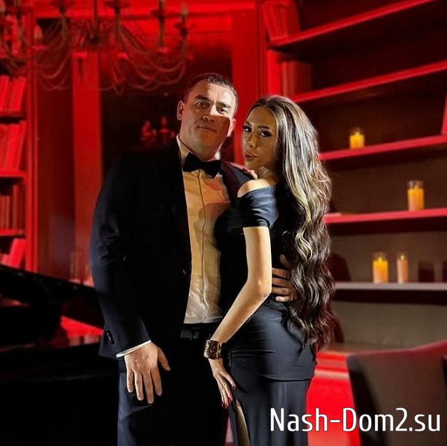 Алёна Савкина «опять рассталась» с Александром Смуровым Алёна Савкина «опять рассталась» с Александром Смуровым