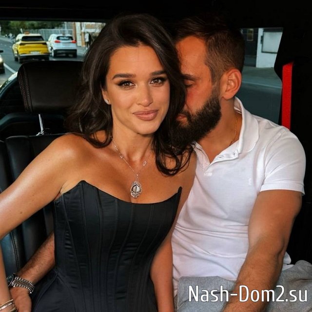 Резиденты «Камеди клаб» высмеяли супруга Ксении Бородиной Резиденты «Камеди клаб» высмеяли супруга Ксении Бородиной