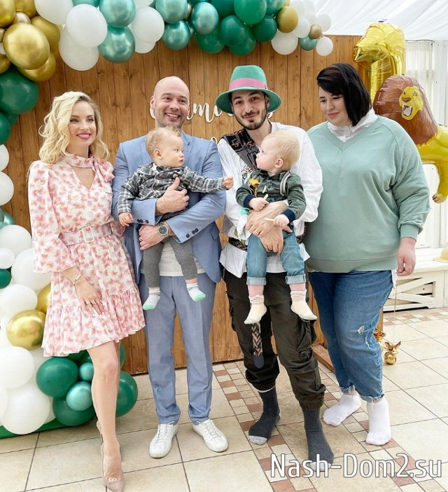 Александра Черно обиделась на ведущего Дома-2 Андрея Черкасова Александра Черно обиделась на ведущего Дома-2 Андрея Черкасова