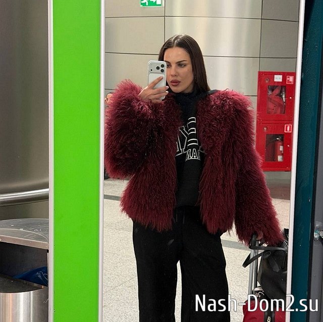 Алёна Опенченко бросила кошку на подругу и улетела в Грузию Алёна Опенченко бросила кошку на подругу и улетела в Грузию