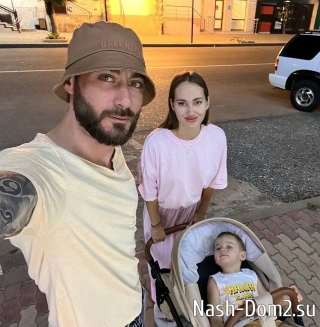 Виктория Салибекова снова угрожает мужу разводом Виктория Салибекова снова угрожает мужу разводом