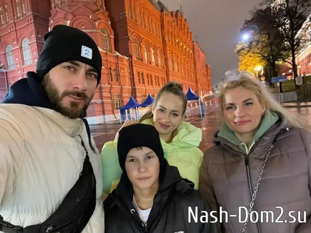 Вероника Гракович набросилась с оскорблениями на Романа Кузина Вероника Гракович набросилась с оскорблениями на Романа Кузина