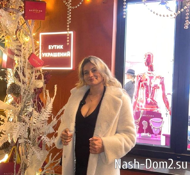 Вероника Гракович выгнала из своей комнаты Артёма Гавришова Вероника Гракович выгнала из своей комнаты Артёма Гавришова