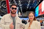 Виктория Салибекова уговаривает мужа улететь в Таиланд