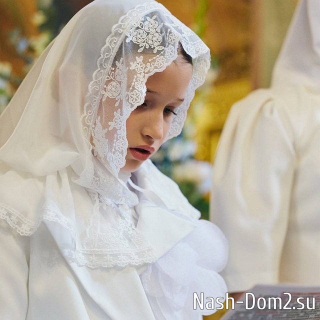 Ксения Бородина крестила 10-летнюю дочь Теону Ксения Бородина крестила 10-летнюю дочь Теону