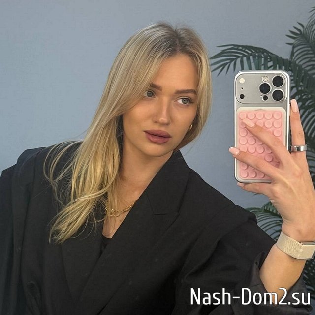 Ивана Михайличенко пригласила на интервью Артёма Герасимова Ивана Михайличенко пригласила на интервью Артёма Герасимова