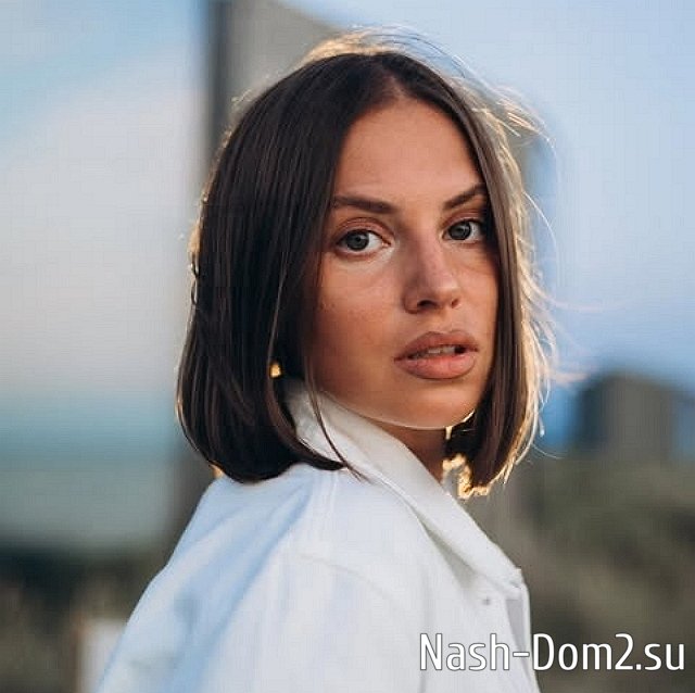 Александра Артёмова задумалась о совместной работе с экс-мужем Александра Артёмова задумалась о совместной работе с экс-мужем